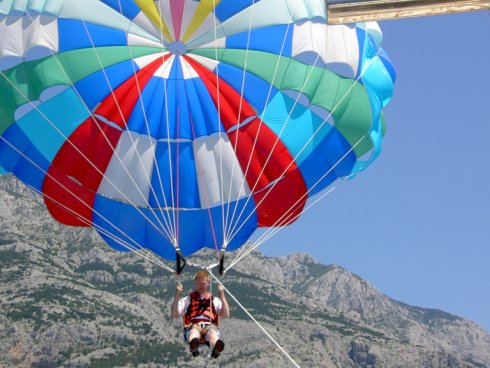 Parasailing i Makarska